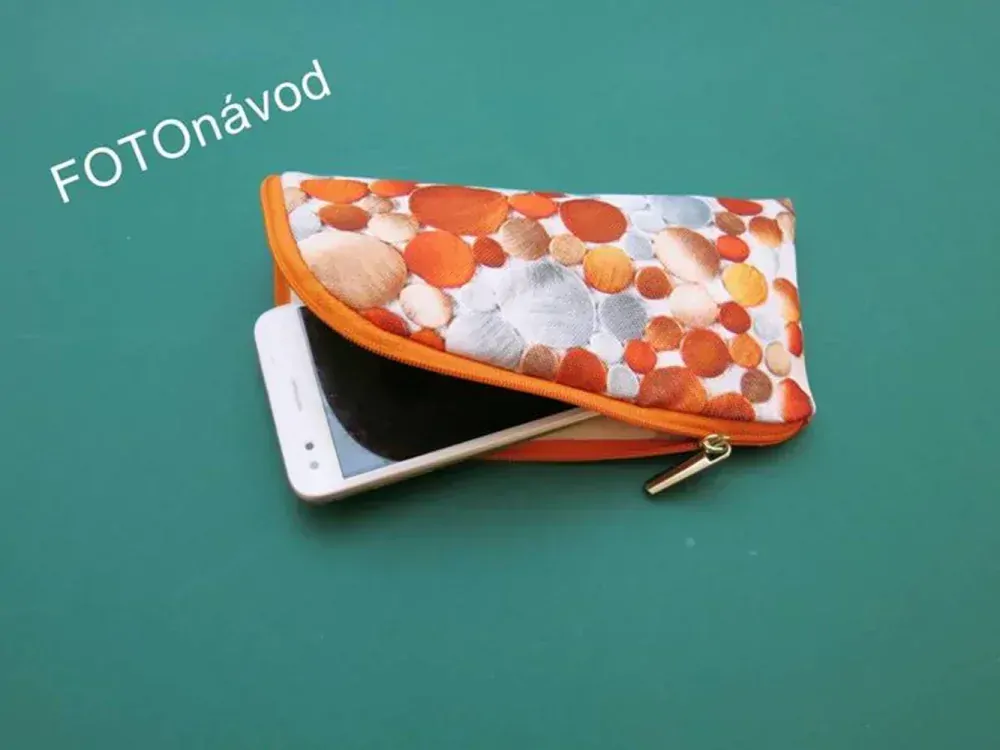 Pouzdro na mobil